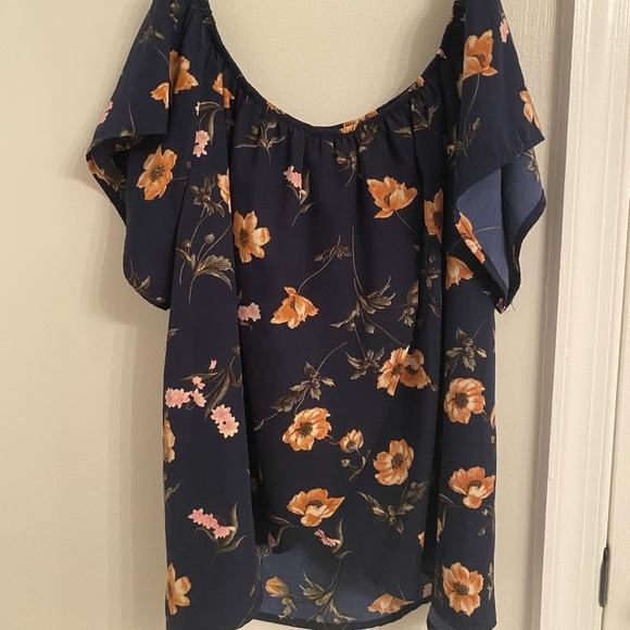 Off the Shoulder Top - Picture 3 of 5